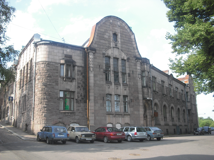 Гранитный дворец